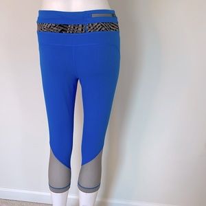 Lolë Capri Leggings. Blue/Gray/black. Small